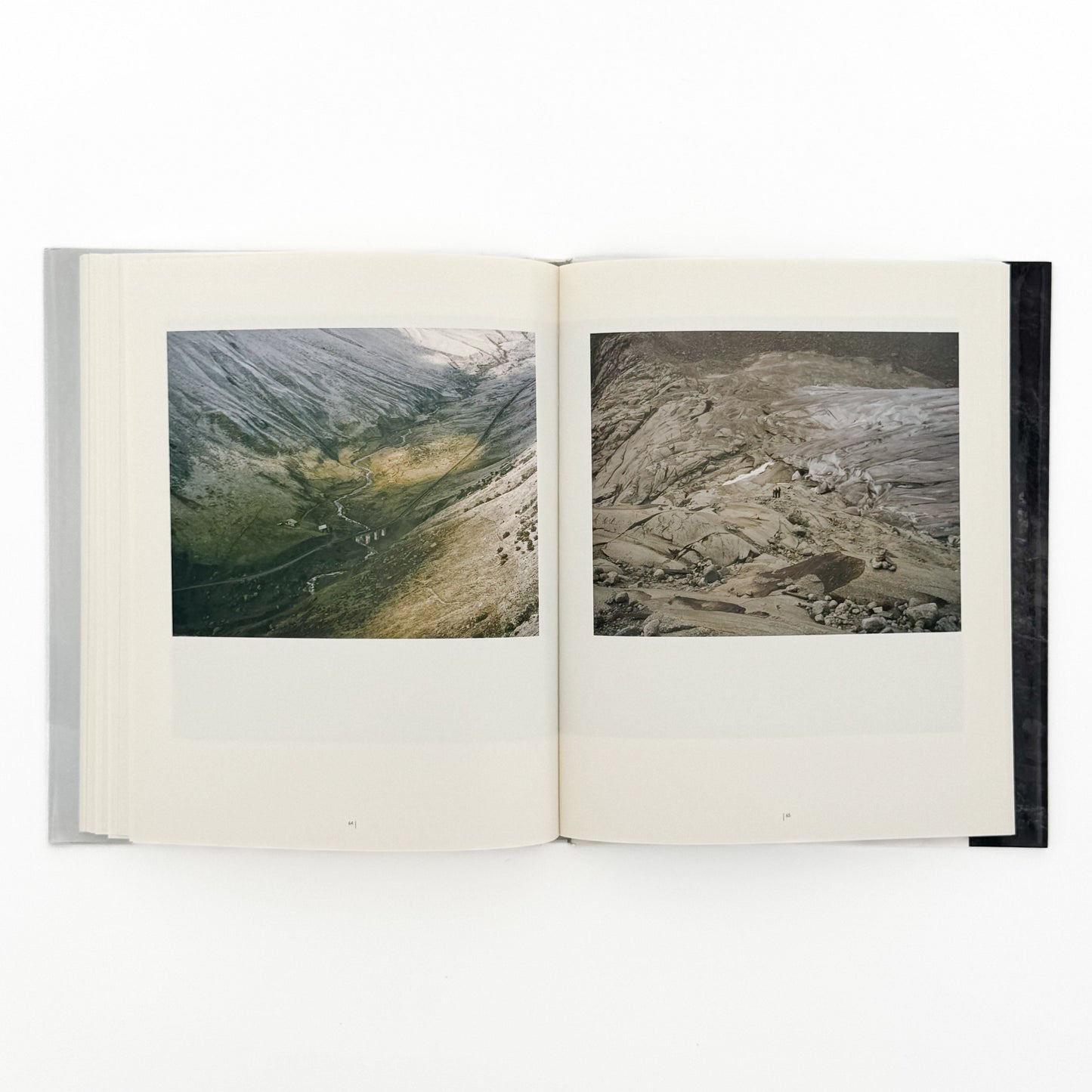 (独英文)畠山直哉 、バルタザール・ブルクハルト写真展図録 二つの山 Executive Committee of Two Mountains