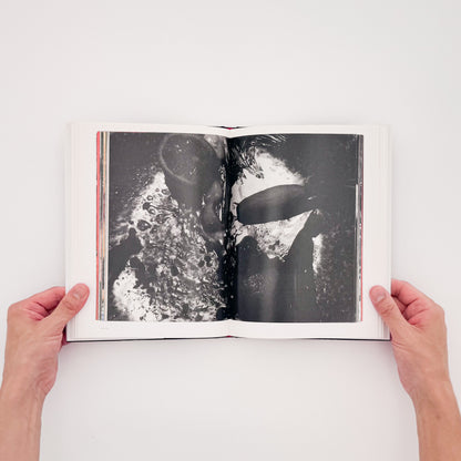 荒木経惟 / ARAKI Nobuyoshi『The Banquet』1993年刊行の写真集『食事』を全ページ複写収録したErrata Editions Books on Books #15