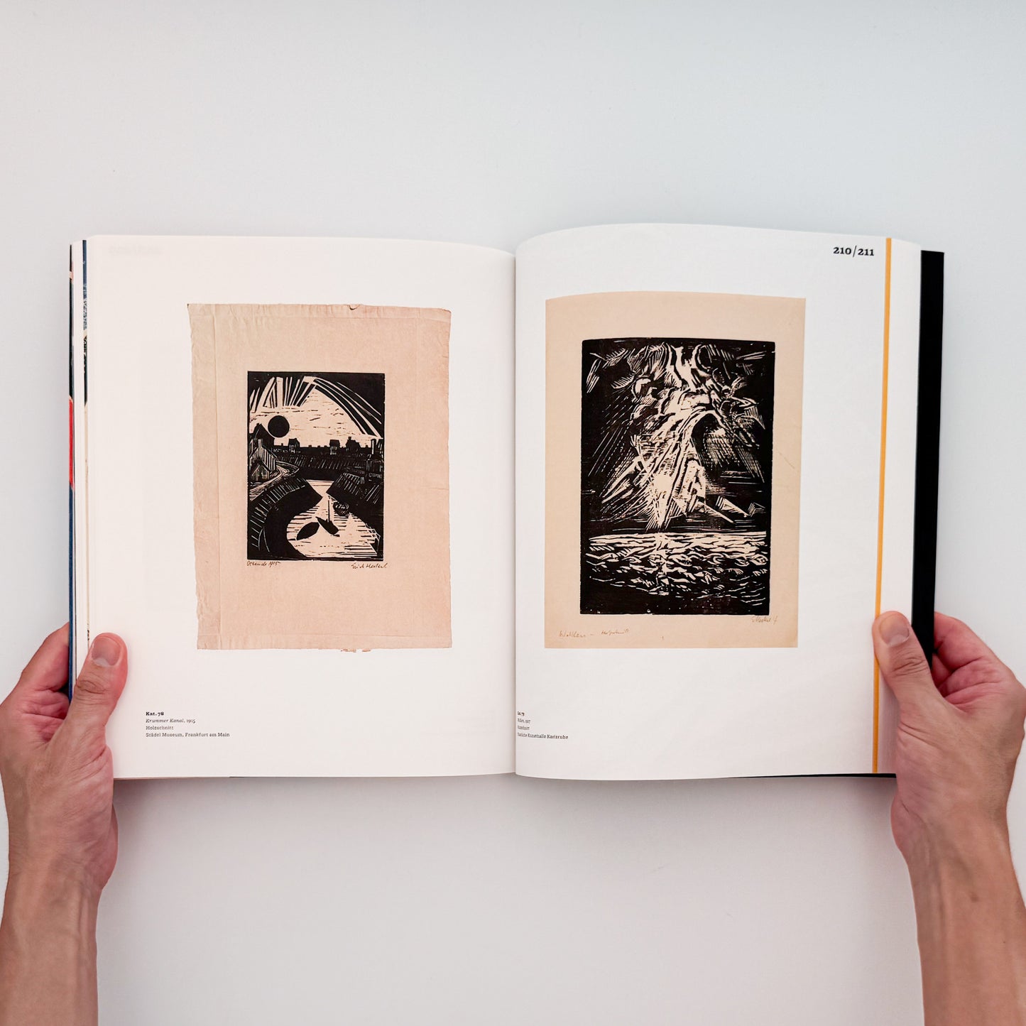 『Geheimnis der Materie: Kirchner, Heckel, Schmidt-Rottluff』Sandstein Verlag刊行、ブリュッケの木版画・木彫と素材としての木に焦点を当てた展覧会図録