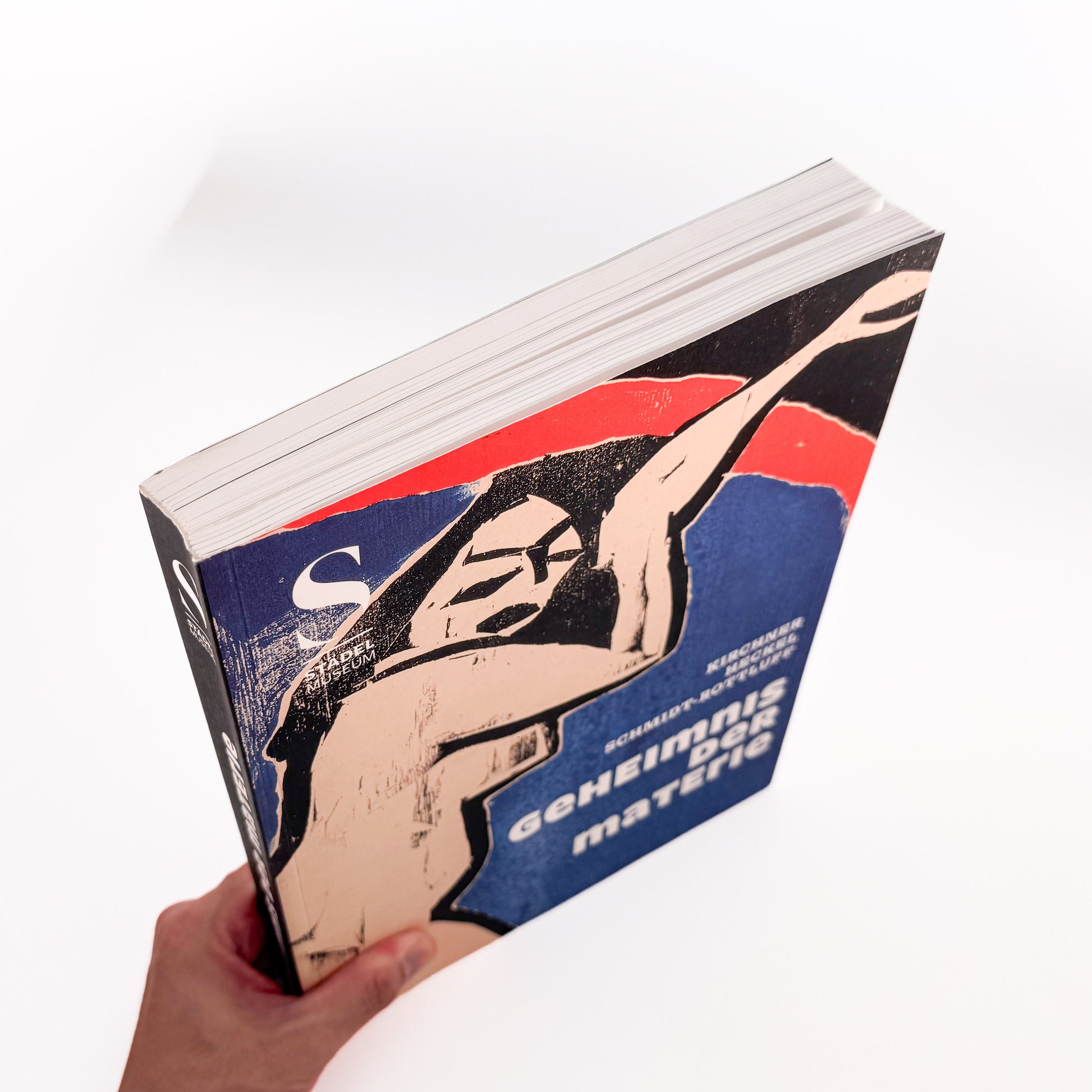 『Geheimnis der Materie: Kirchner, Heckel, Schmidt-Rottluff』Sandstein Verlag刊行、ブリュッケの木版画・木彫と素材としての木に焦点を当てた展覧会図録