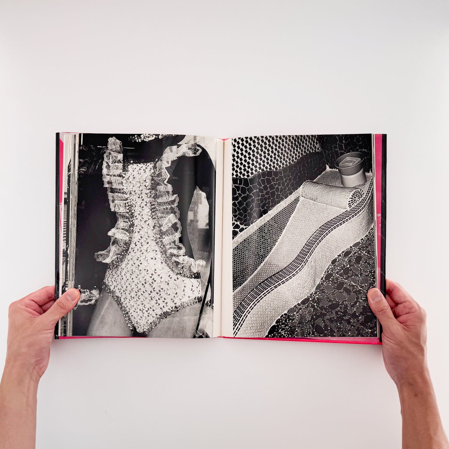 楢橋朝子『NU・E / NARAHASHI Asako PHOTOGRAPHS 1992-1997』蒼穹舎刊行、03FOTOSで発表された初期モノクローム作品を収録した写真集