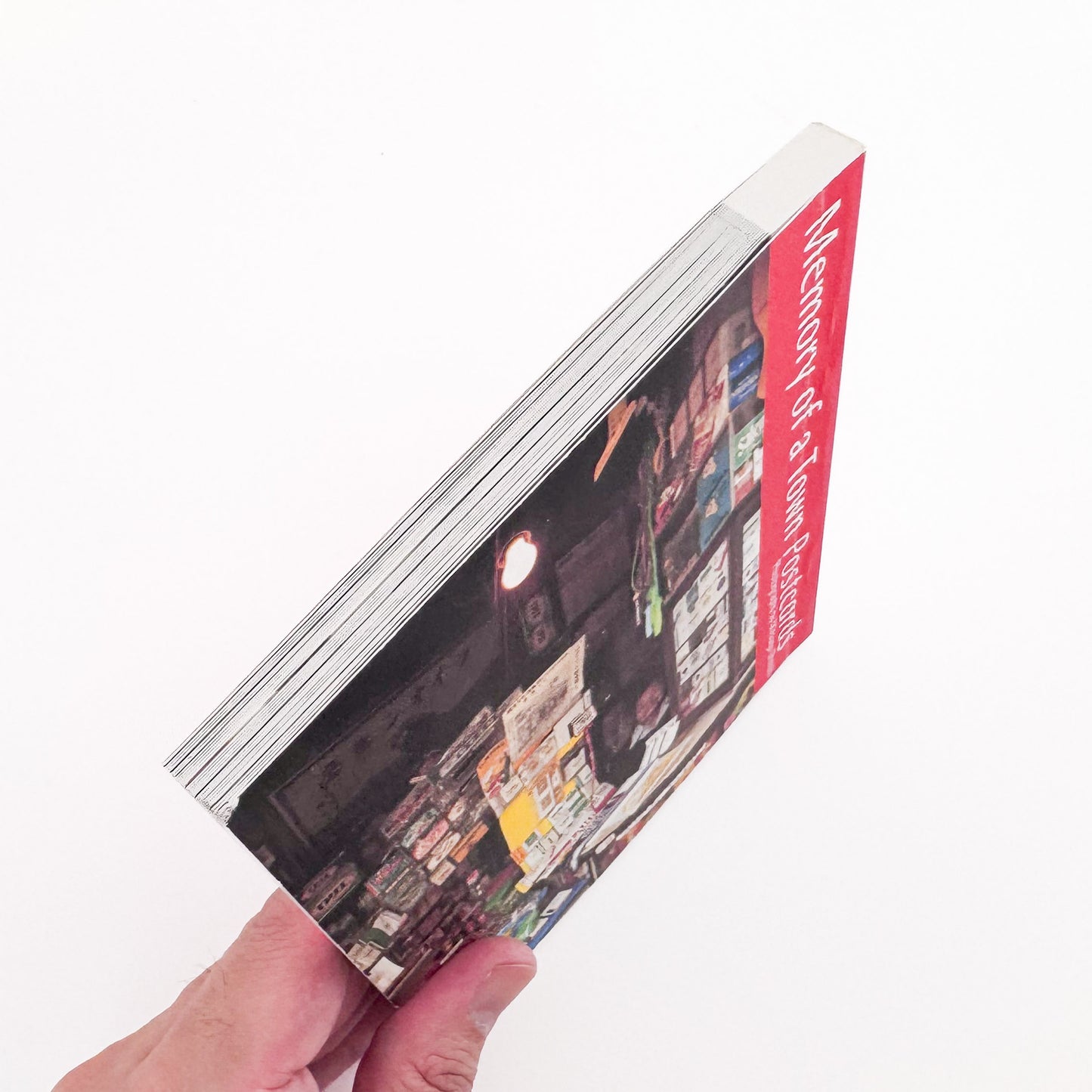 大西みつぐ『Memory of a Town Postcards』　東京の下町や横浜の町、人々の日常をカラー・スナップで捉えたポストカード形式の作品集