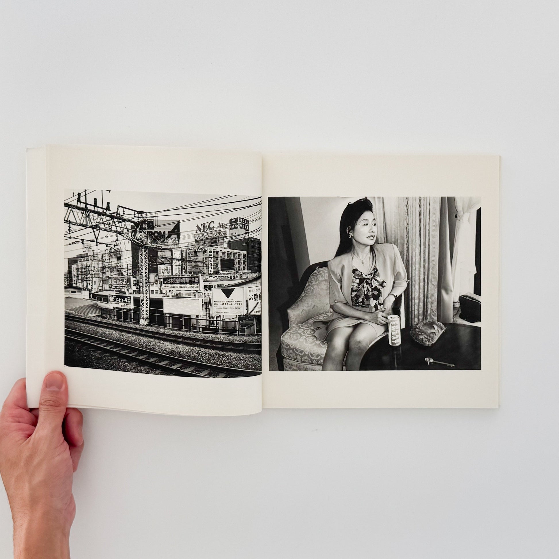 荒木経惟　私写真 朝日新聞社