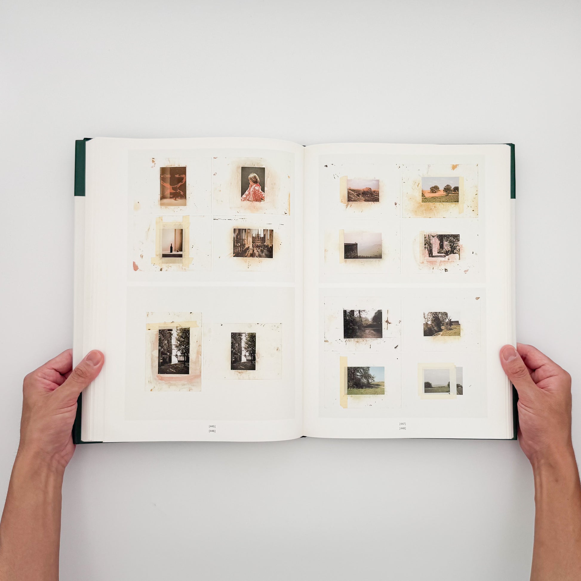 Gerhard Richter『Atlas』1997年D.A.P.刊。写真、新聞の切り抜き、スケッチ、コラージュなど、リヒターの制作と思考の過程を収録した392頁の英語版作品集。