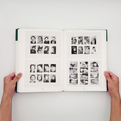 Gerhard Richter『Atlas』1997年D.A.P.刊。写真、新聞の切り抜き、スケッチ、コラージュなど、リヒターの制作と思考の過程を収録した392頁の英語版作品集。