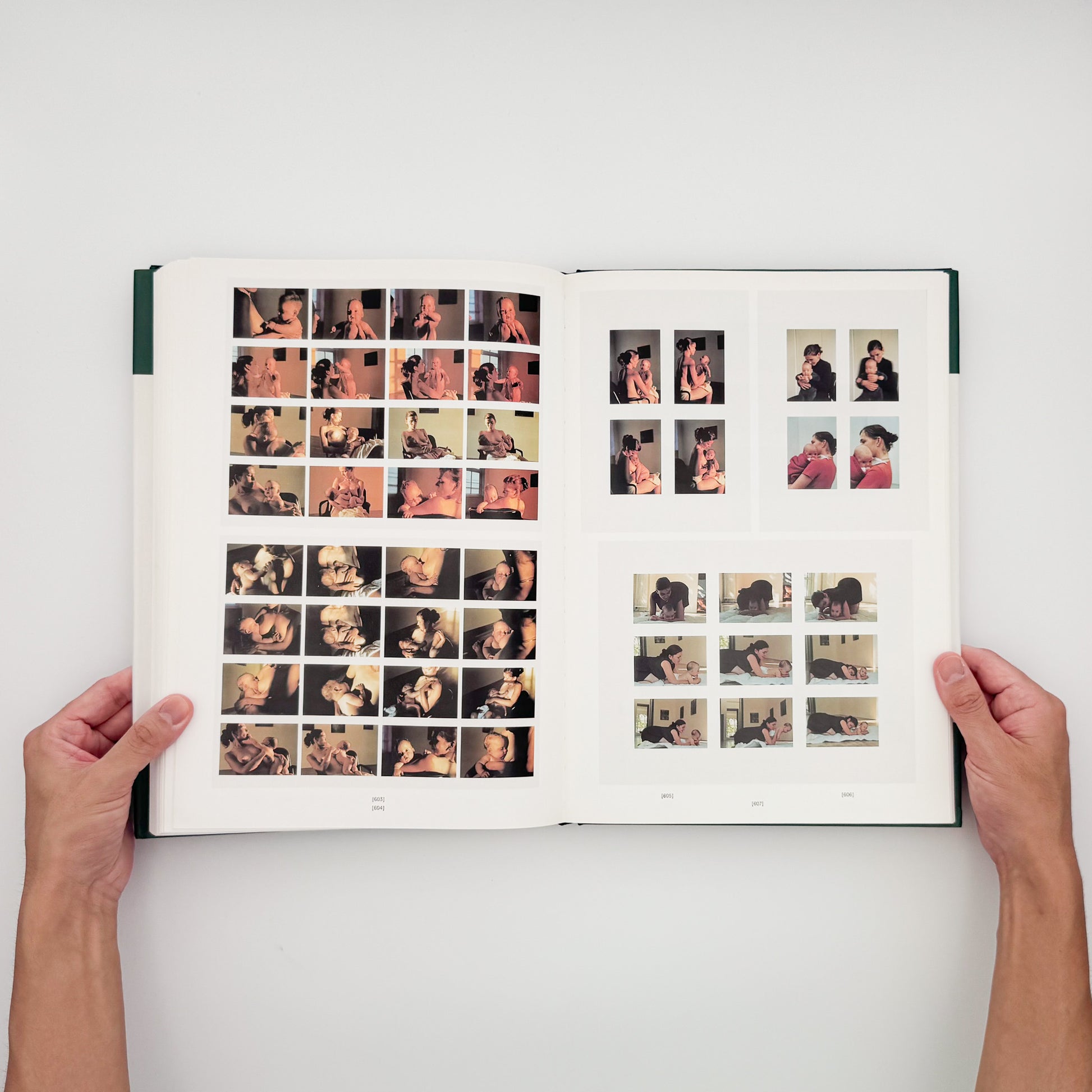 Gerhard Richter『Atlas』1997年D.A.P.刊。写真、新聞の切り抜き、スケッチ、コラージュなど、リヒターの制作と思考の過程を収録した392頁の英語版作品集。