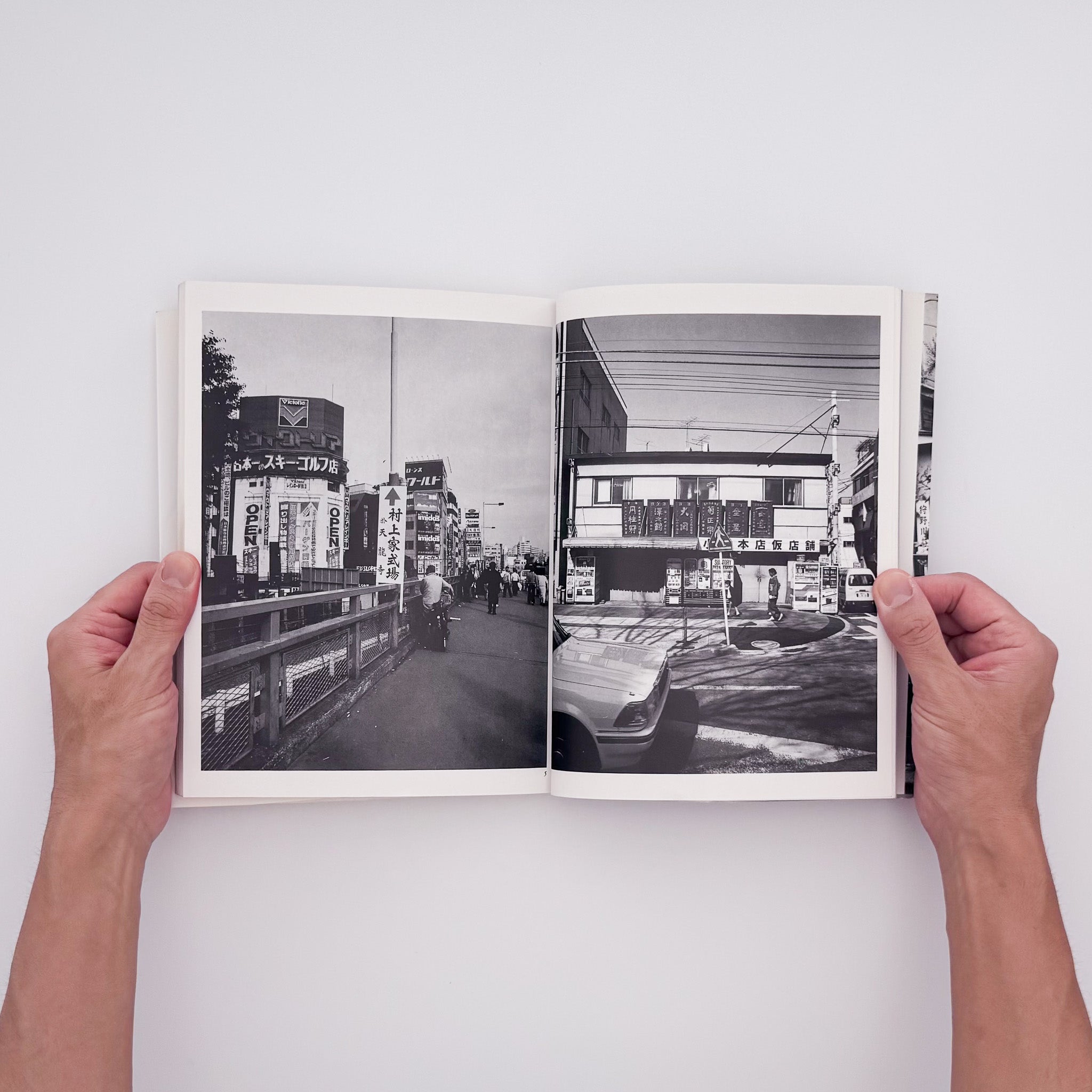 日本未入荷‼️ Nobuyoshi Araki 写真集 Nobuyoshi Araki : To Winter｜Tokyo : a City Heading for Death 1990