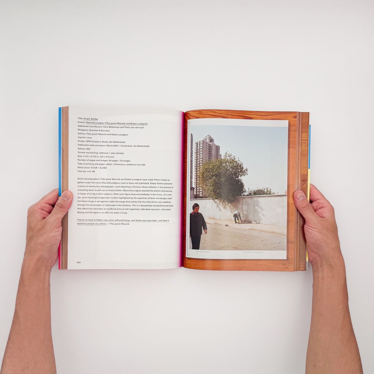 Bruno Ceschel（ブルーノ・ケシェル）『Self Publish, Be Happy: A DIY Photobook Manual and Manifesto』。自主出版写真集の実例と制作方法を収録した2015年刊の書籍。