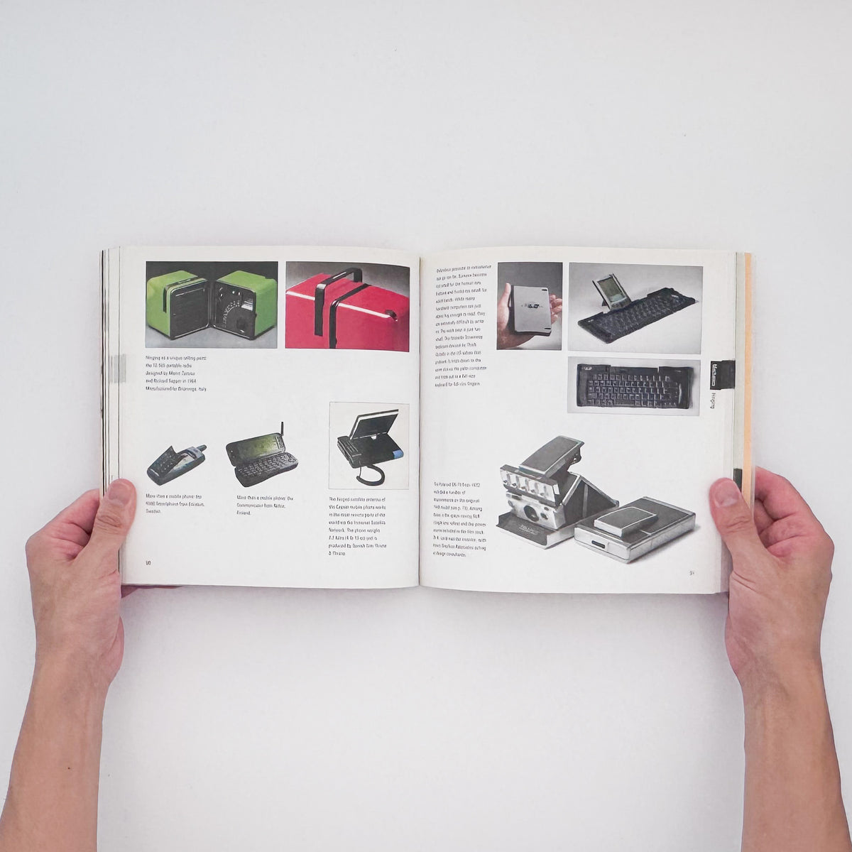 Per Mollerup『Collapsible』。折りたたみ、伸縮、収納などの可変構造を持つ道具や家具を分類・紹介した、2001年Chronicle Books刊のデザインブック。