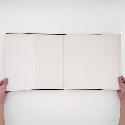 柴田敏雄『日本典型』。日本各地のダム、擁壁、砂防施設などの土木構造物を8×10の大型カメラで捉えた、1992年朝日新聞社刊の写真集。