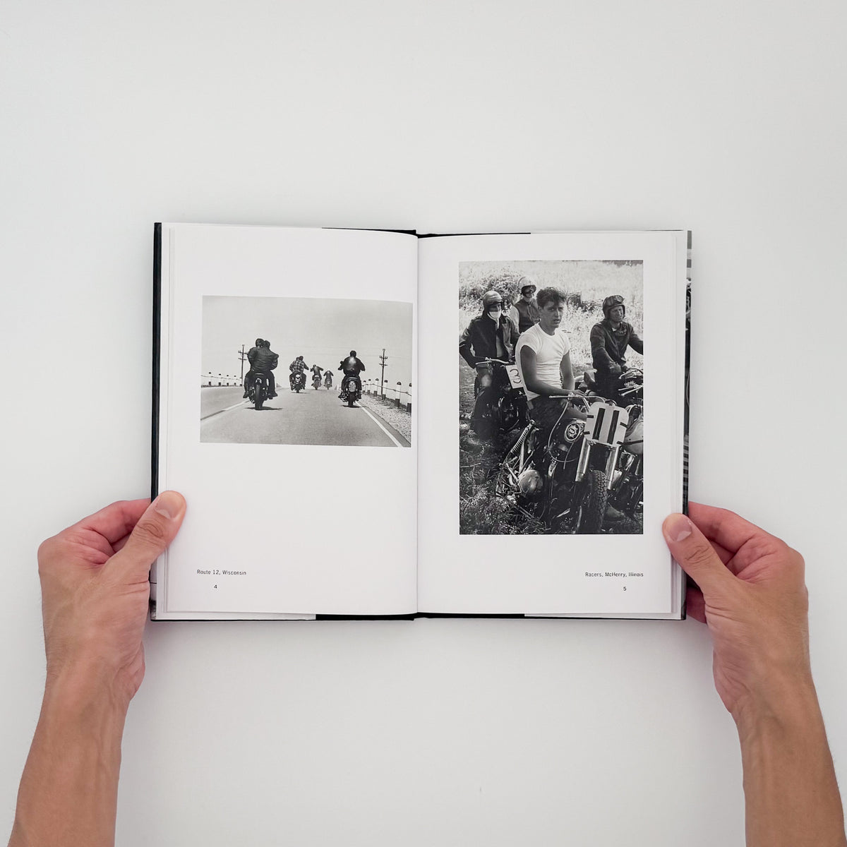 Danny Lyon『The Bikeriders』。1963年から1967年にかけてシカゴ周辺のバイカーたちを記録した、1968年初版を再現する2014年Aperture刊の写真集。