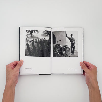 Danny Lyon『The Bikeriders』。1963年から1967年にかけてシカゴ周辺のバイカーたちを記録した、1968年初版を再現する2014年Aperture刊の写真集。