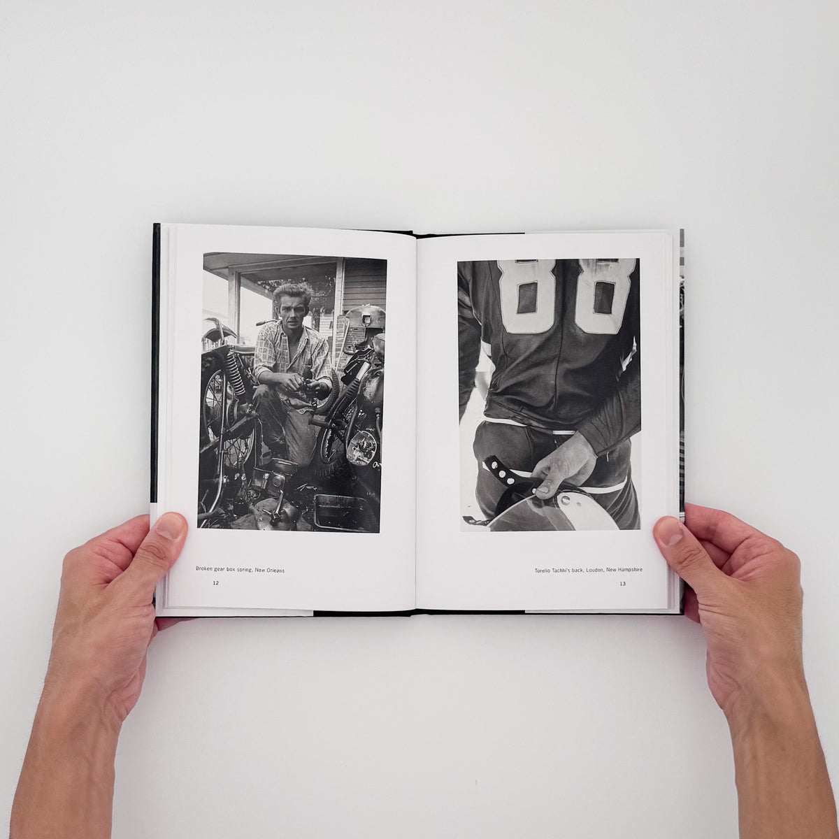 Danny Lyon『The Bikeriders』。1963年から1967年にかけてシカゴ周辺のバイカーたちを記録した、1968年初版を再現する2014年Aperture刊の写真集。