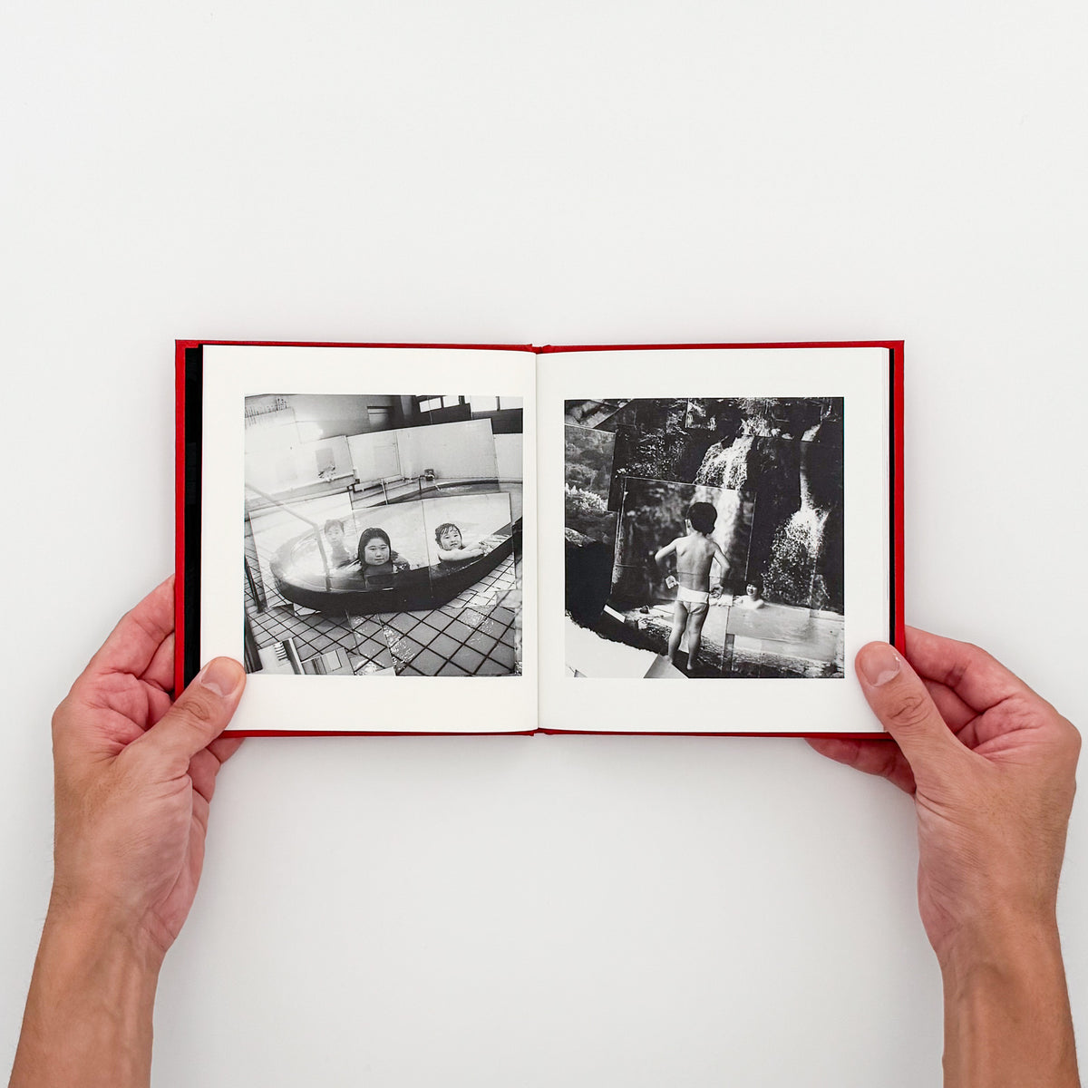 西野壮平『SHORT STORIES: Beppu』。2020年に大分県別府市の約200か所の温泉を撮影した《Diorama Map》から、共同浴場と人々の姿を再構成した2023年Migo刊の写真集。64頁、パノラマ図版の折り込み2点付き。