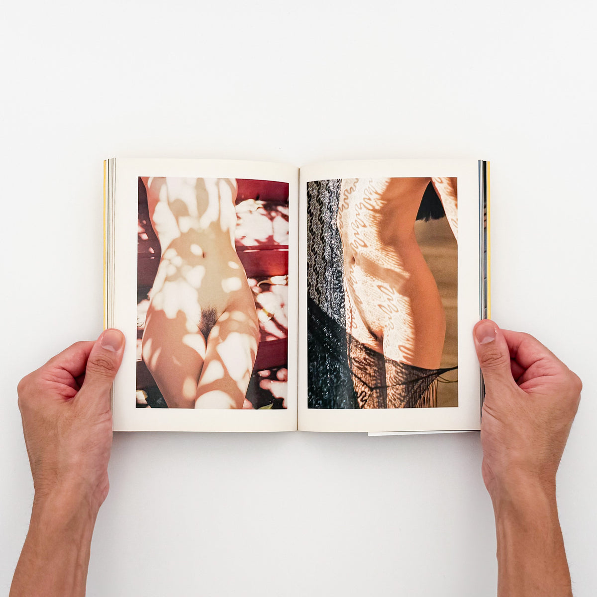 篠山紀信『hair［ヘア］』。1994年新潮社「PHOTO MUSEE」シリーズ刊。女性のアンダーヘアーを主題に、身体の一部をカラーで撮影した写真集。初版、帯付き。