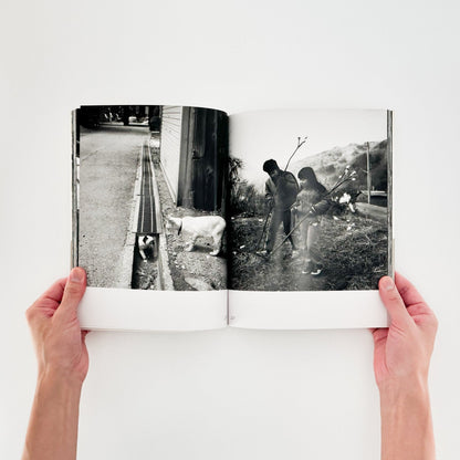 秋山亮二　楢川村 - 朝日新聞社 - 文福