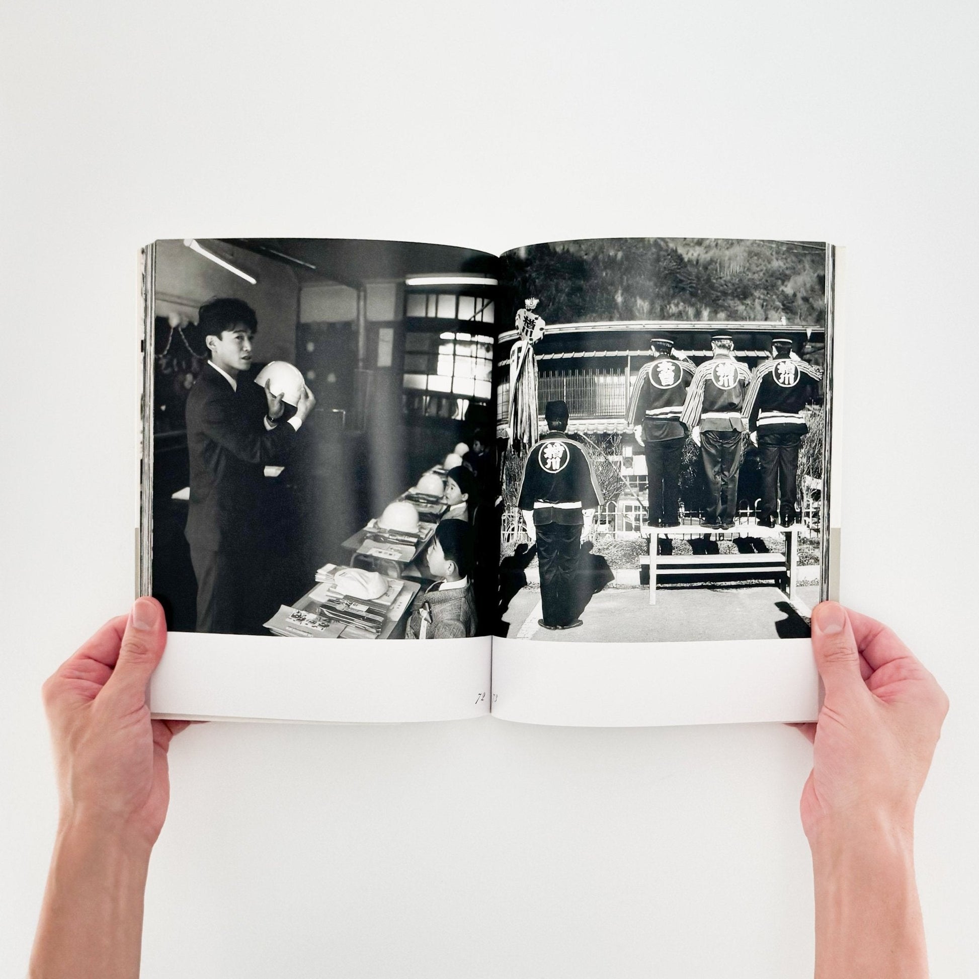 秋山亮二　楢川村 - 朝日新聞社 - 文福