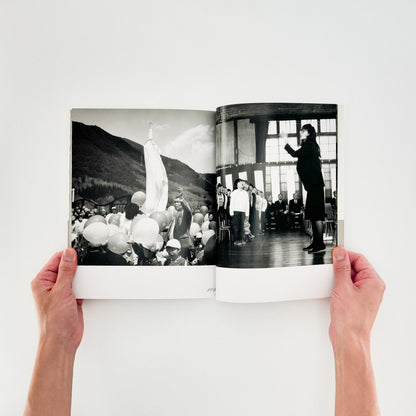 秋山亮二　楢川村 - 朝日新聞社 - 文福