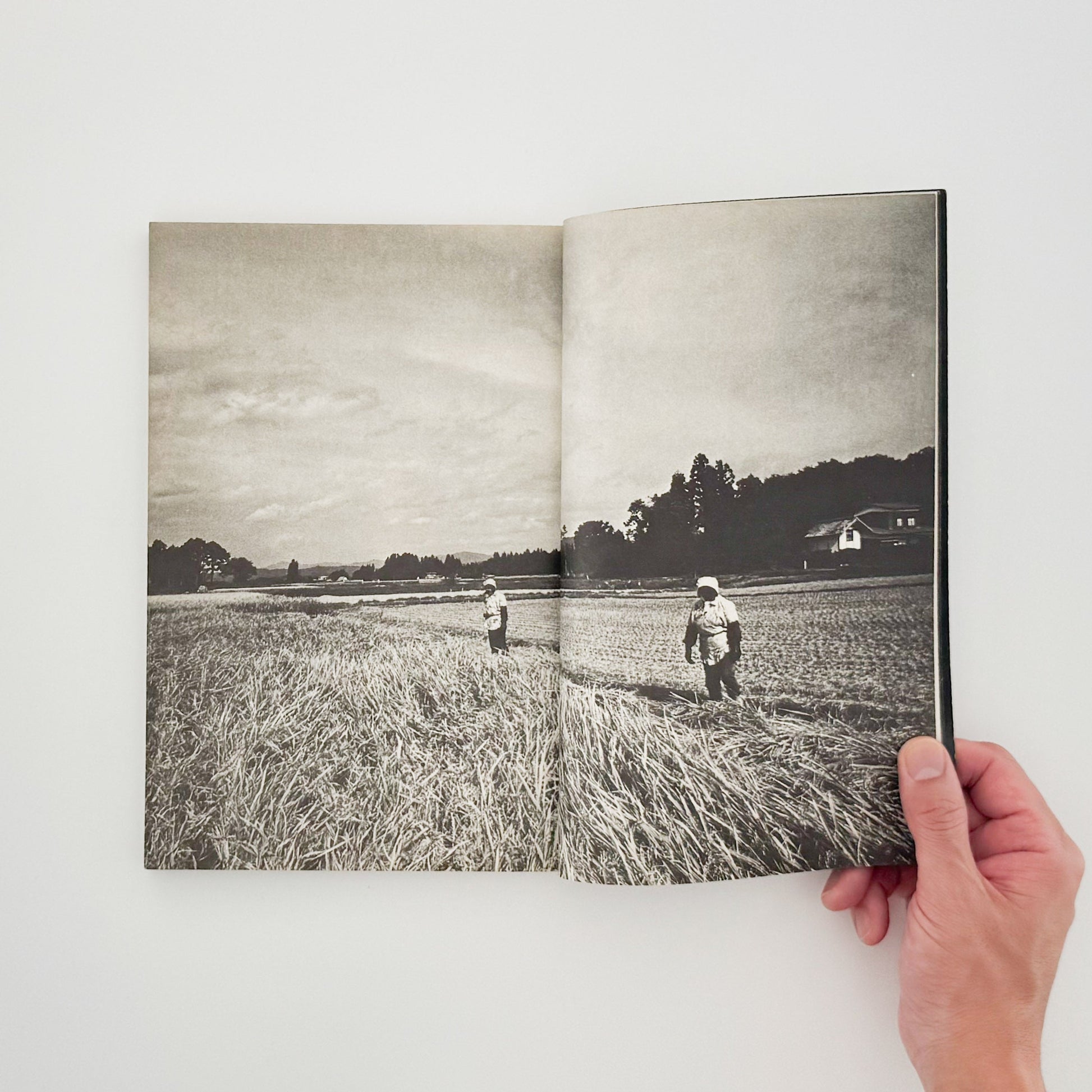 アサヒカメラ 1976年10月増刊 　北井一夫「村へ」 朝日新聞社