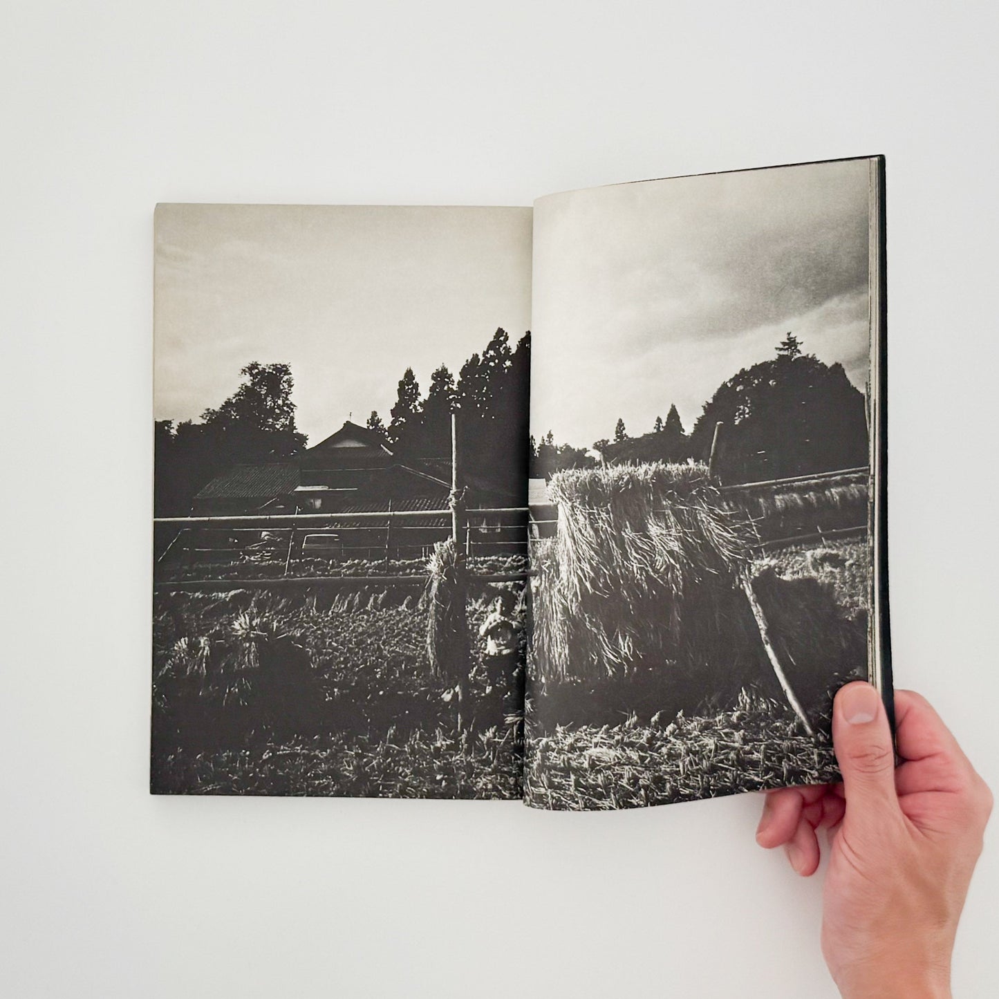 アサヒカメラ 1976年10月増刊 　北井一夫「村へ」 朝日新聞社