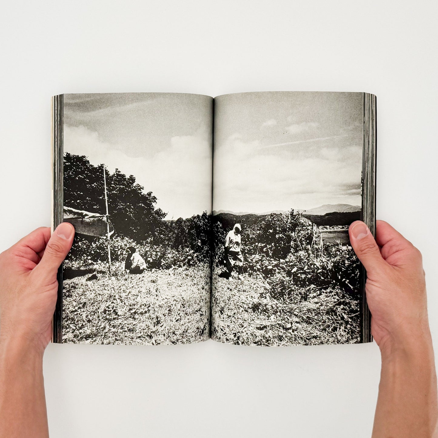 アサヒカメラ 1976年10月増刊　北井一夫「村へ」 - 写真雑誌