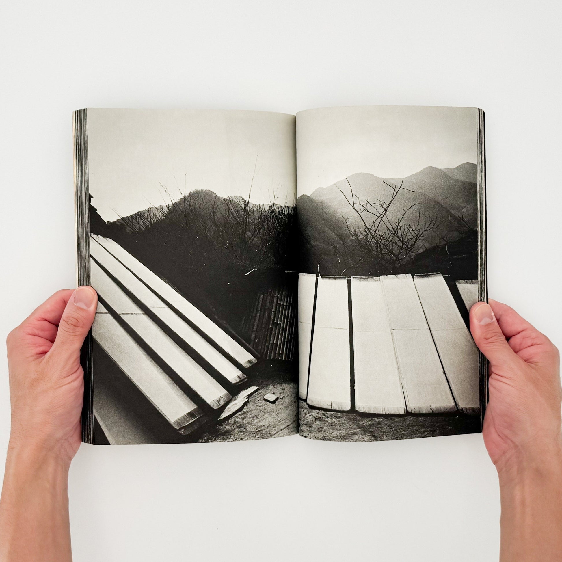 アサヒカメラ 1976年10月増刊　北井一夫「村へ」 - 写真雑誌