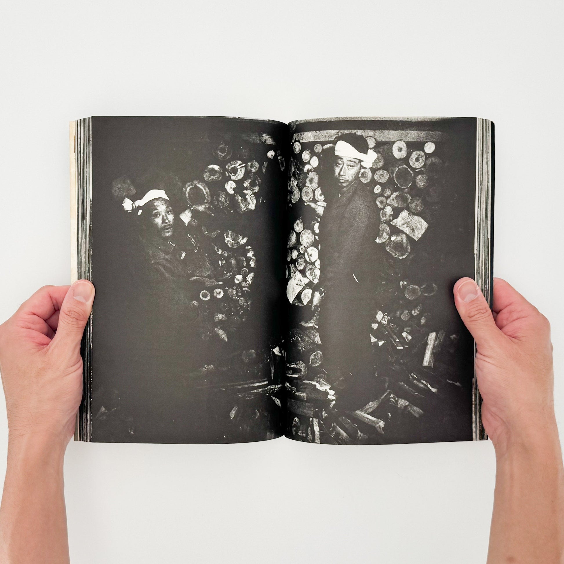 アサヒカメラ 1976年10月増刊　北井一夫「村へ」 - 写真雑誌