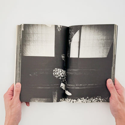 アサヒカメラ 1976年10月増刊 　北井一夫「村へ」 朝日新聞社