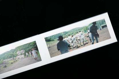 宛超凡写真集  河はすべて知っているー荒川 (STAIRS PRESS) 三木淳賞受賞作品 Wan Chaofan
Yes, The River Knows ー Arakawa River
宛 超凡     Wan Chaofan