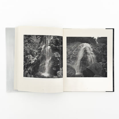 （独英文）畠山直哉 、バルタザール・ブルクハルト写真展図録　二つの山 Executive Committee of Two Mountains