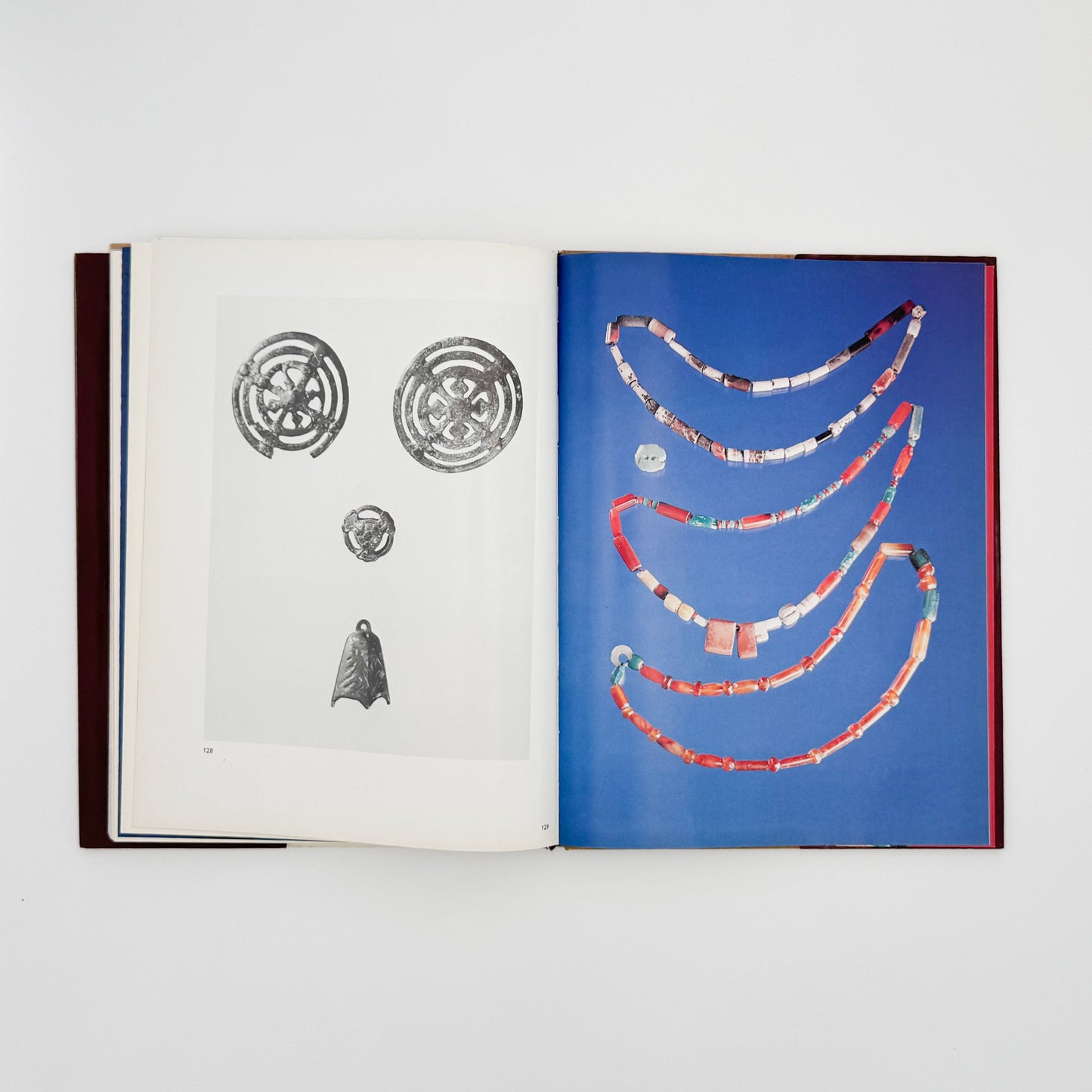 （英文）アムール地域の古代美術──岩絵・彫刻・土器 Aurora Art Publishers