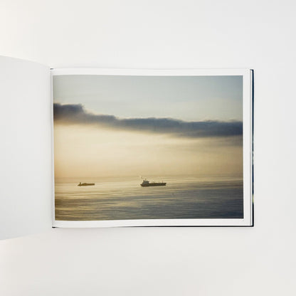 （英文）リチャード・ミズラック　カーゴ　Richard Misrach: Cargo - Aperture - 文福