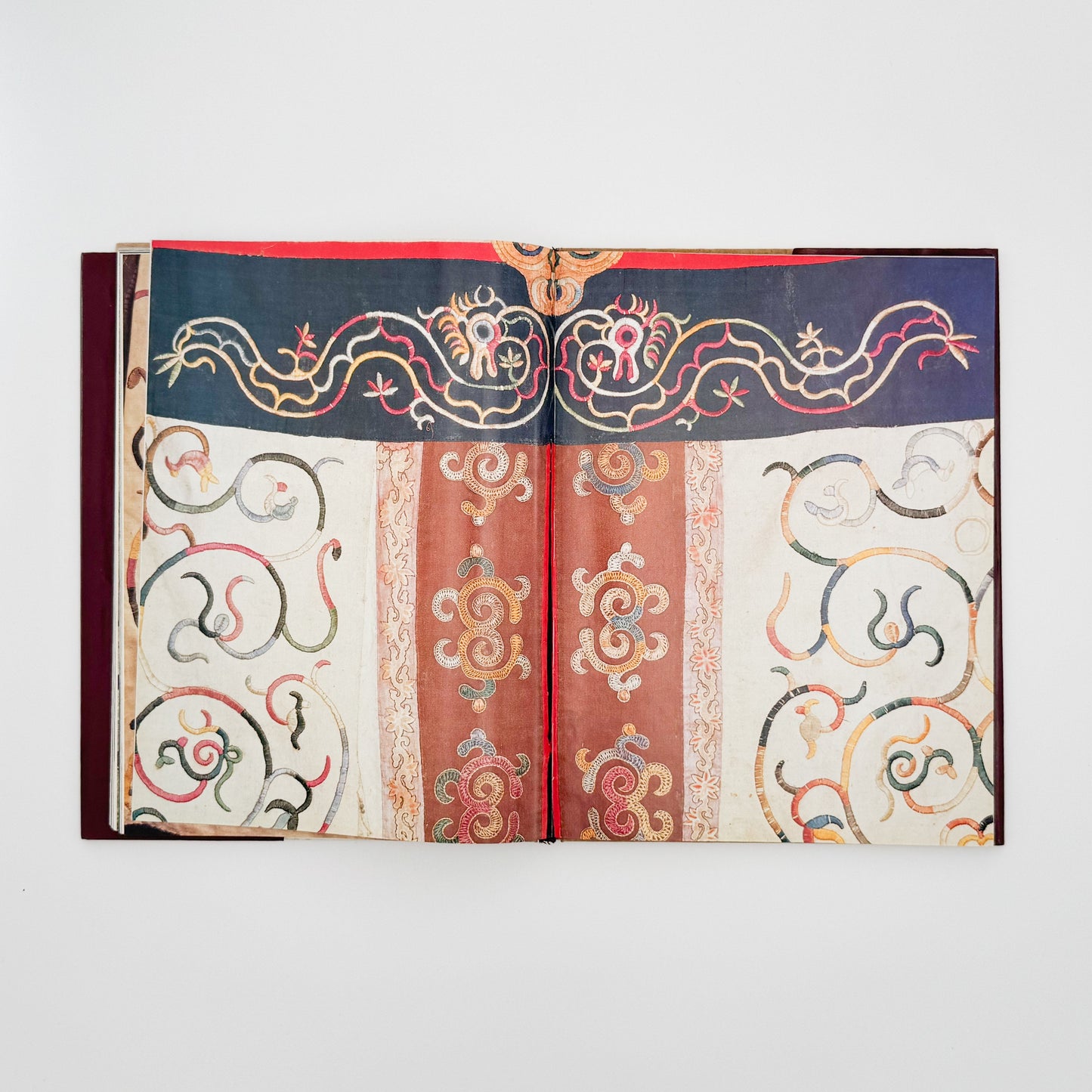 （英文）アムール地域の古代美術──岩絵・彫刻・土器 Aurora Art Publishers