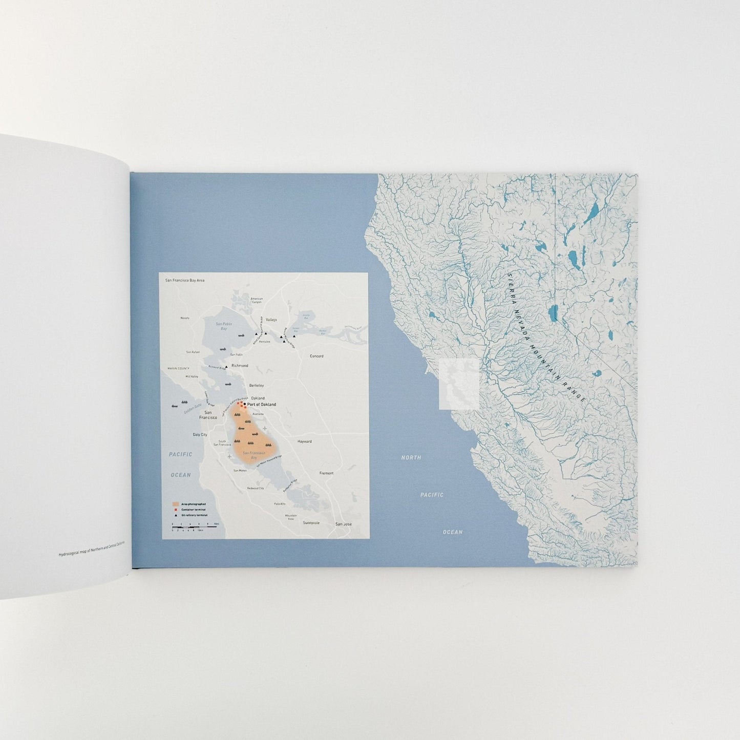 （英文）リチャード・ミズラック　カーゴ　Richard Misrach: Cargo - Aperture - 文福