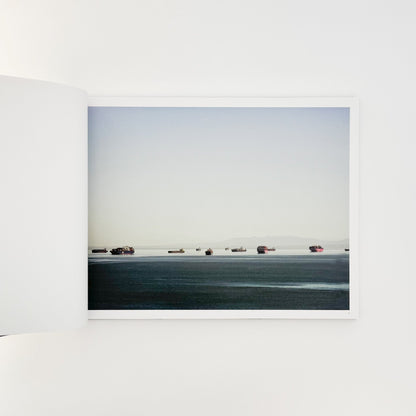 （英文）リチャード・ミズラック　カーゴ　Richard Misrach: Cargo - Aperture - 文福