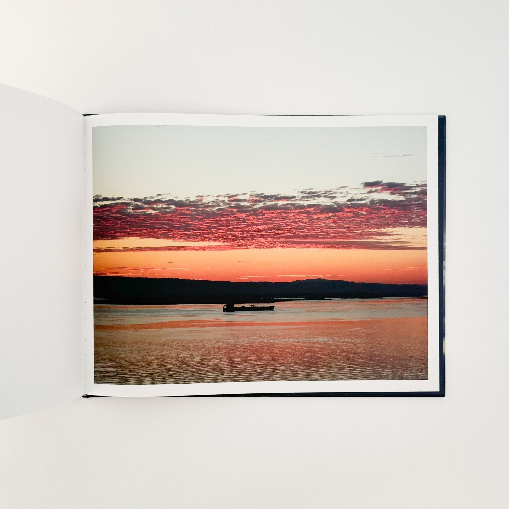 （英文）リチャード・ミズラック　カーゴ　Richard Misrach: Cargo - Aperture - 文福