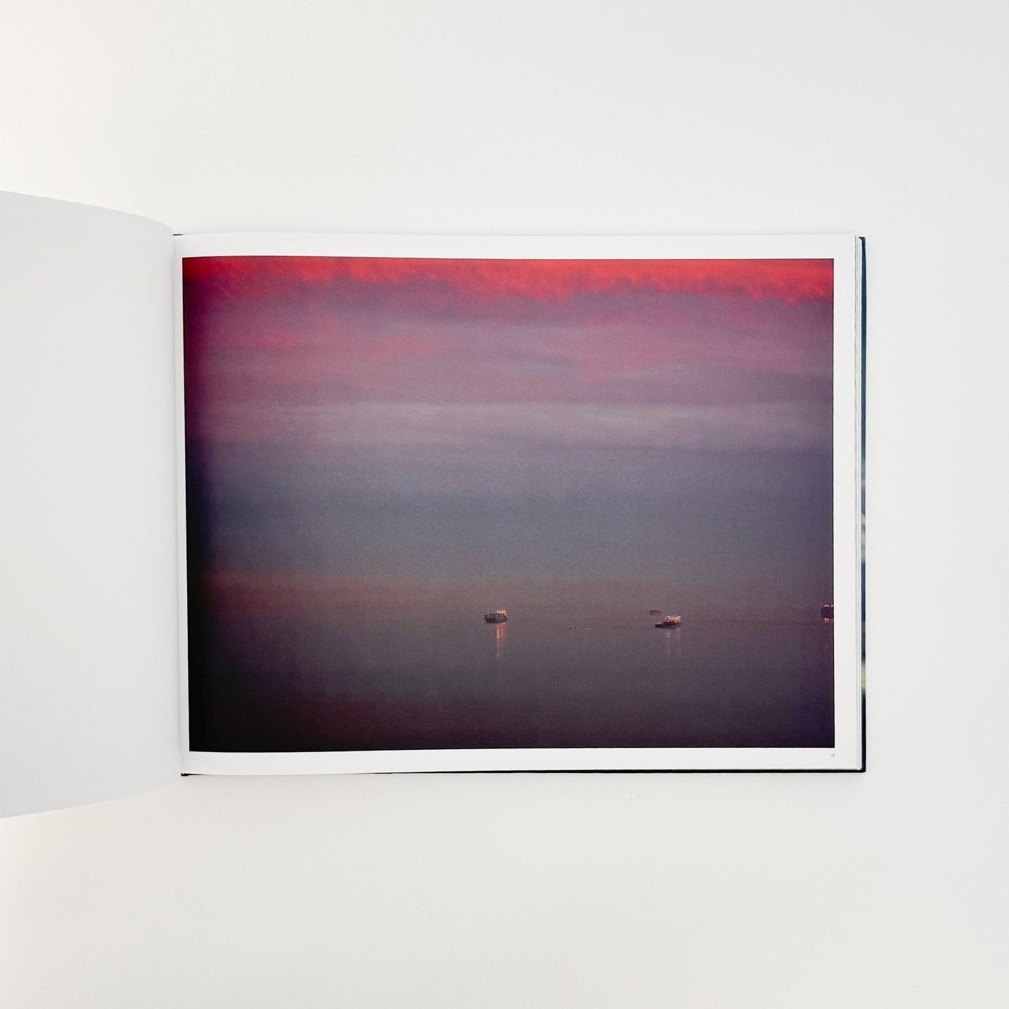 （英文）リチャード・ミズラック　カーゴ　Richard Misrach: Cargo - Aperture - 文福