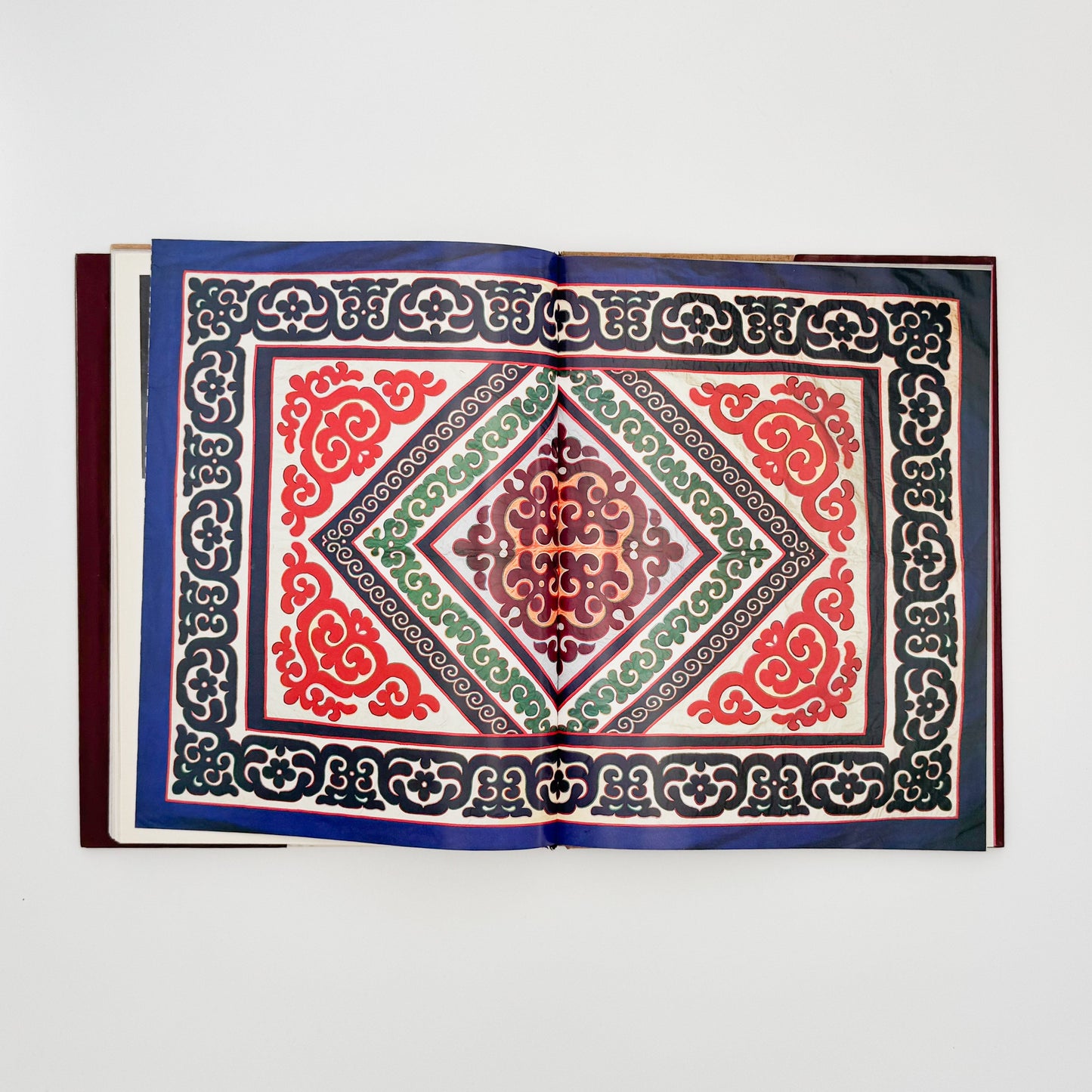 （英文）アムール地域の古代美術──岩絵・彫刻・土器 Aurora Art Publishers