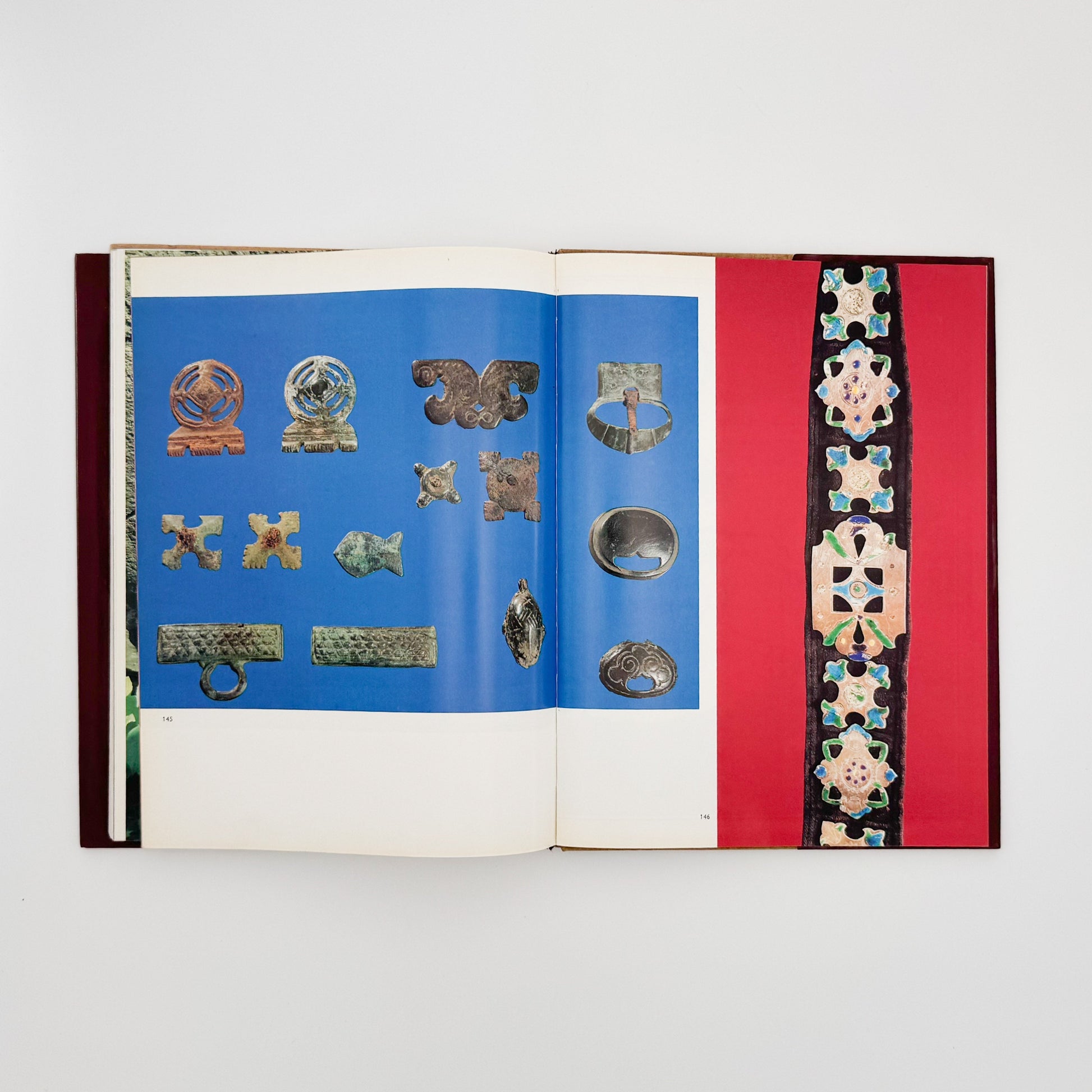 （英文）アムール地域の古代美術──岩絵・彫刻・土器 Aurora Art Publishers