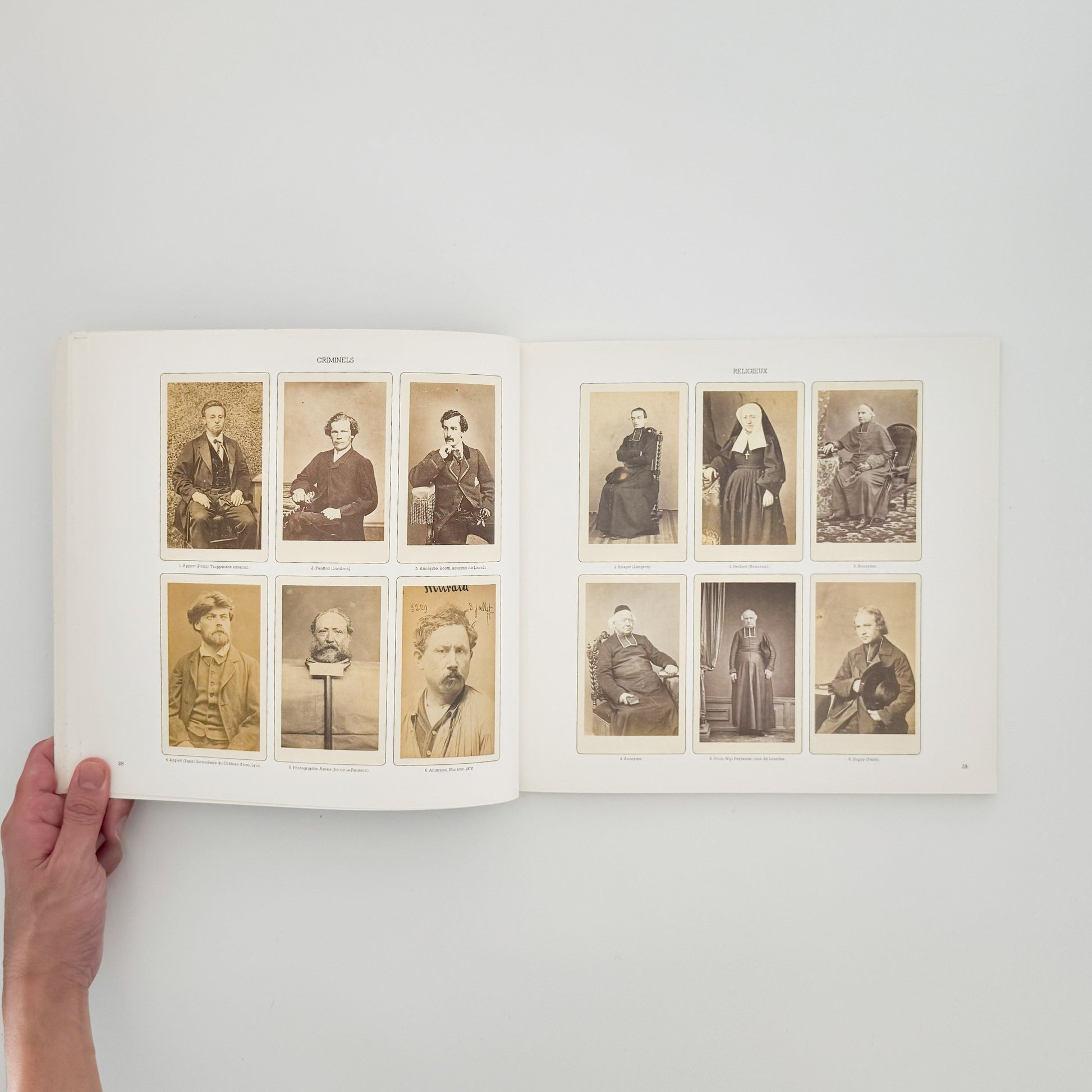 IDENTITES, DE DISDERI AU PHOTOMATON Centre National De La Photographie