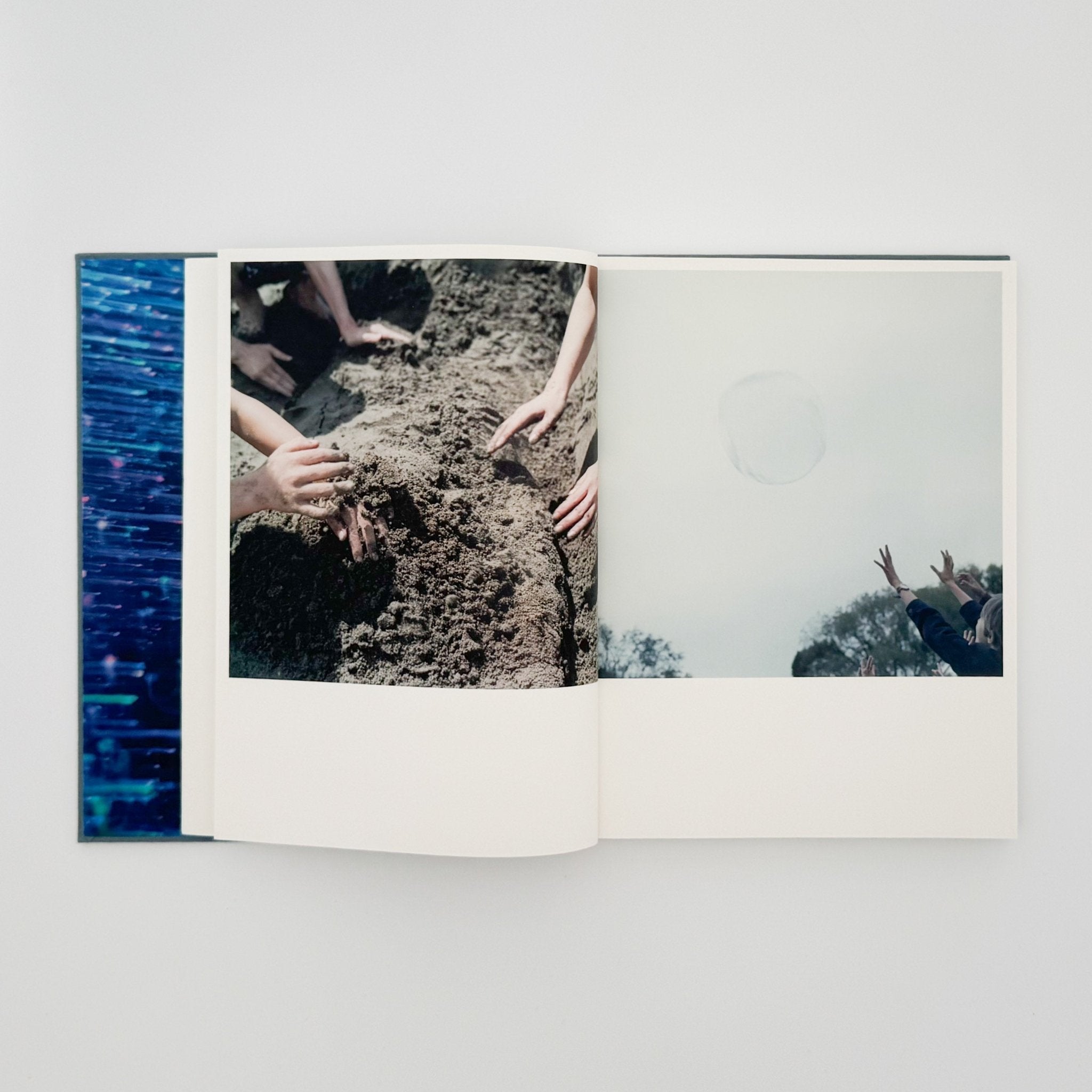 川内伦子写真集IIlluminance / Foil – 文福
