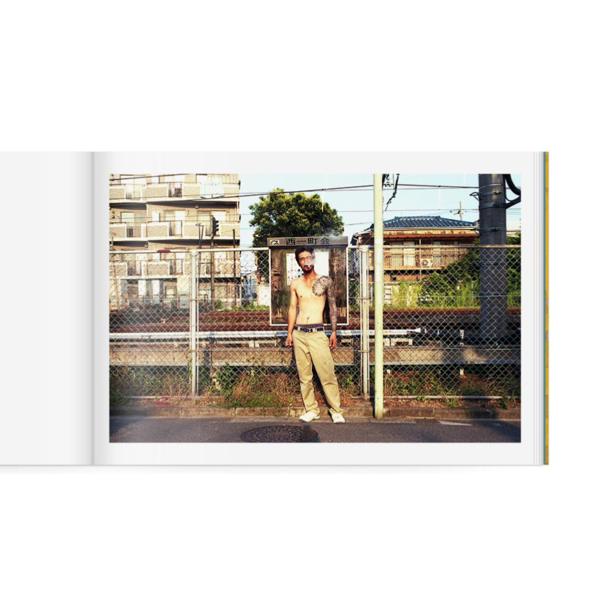 Long Hug Town
水島 貴大     Takahiro Mizushima