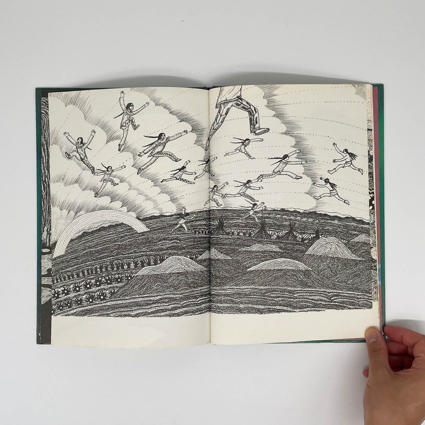 おれは歌だ おれはここを歩く　アメリカ・インディアンの詩 - 福音館書店 - 文福