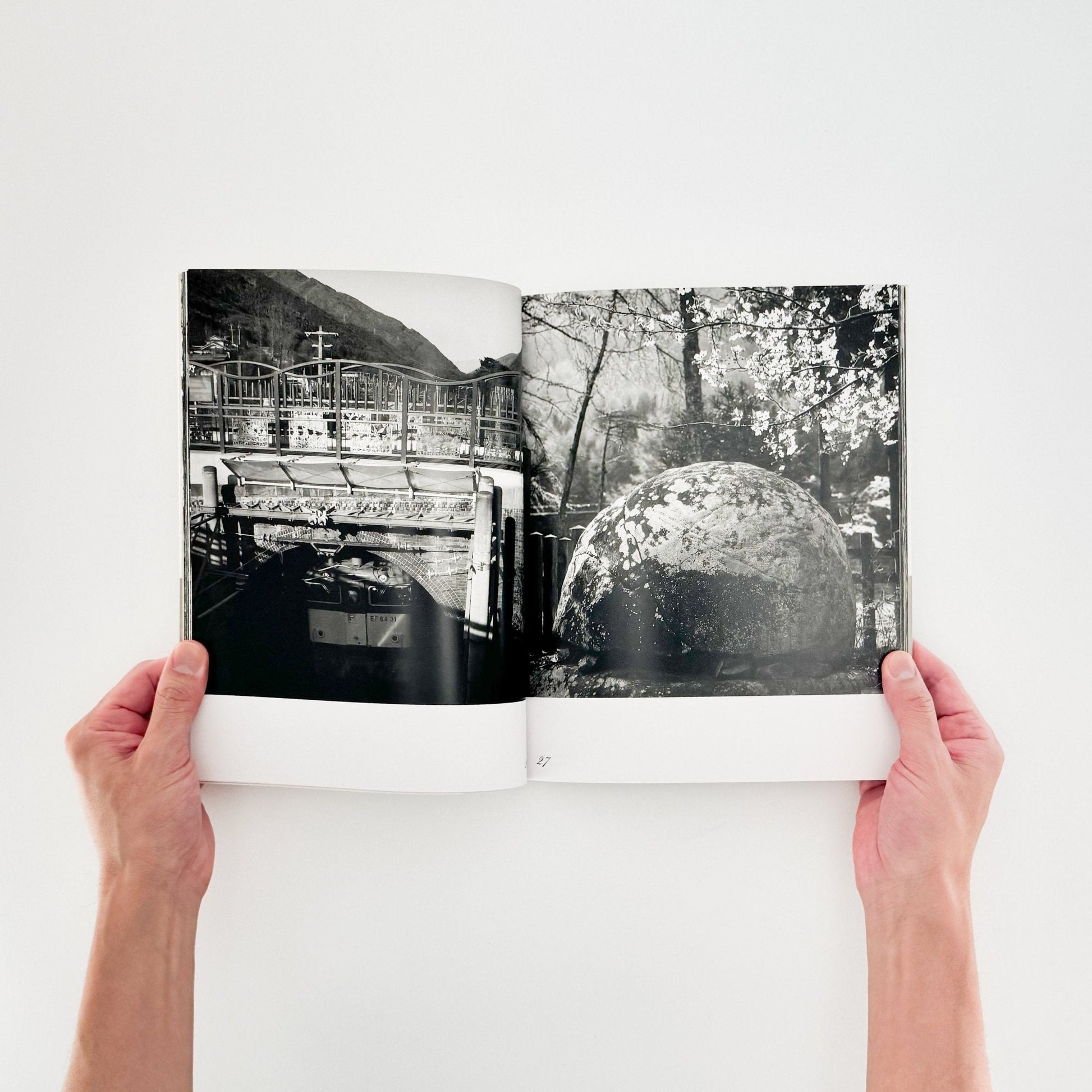 秋山亮二　楢川村 - 朝日新聞社 - 文福