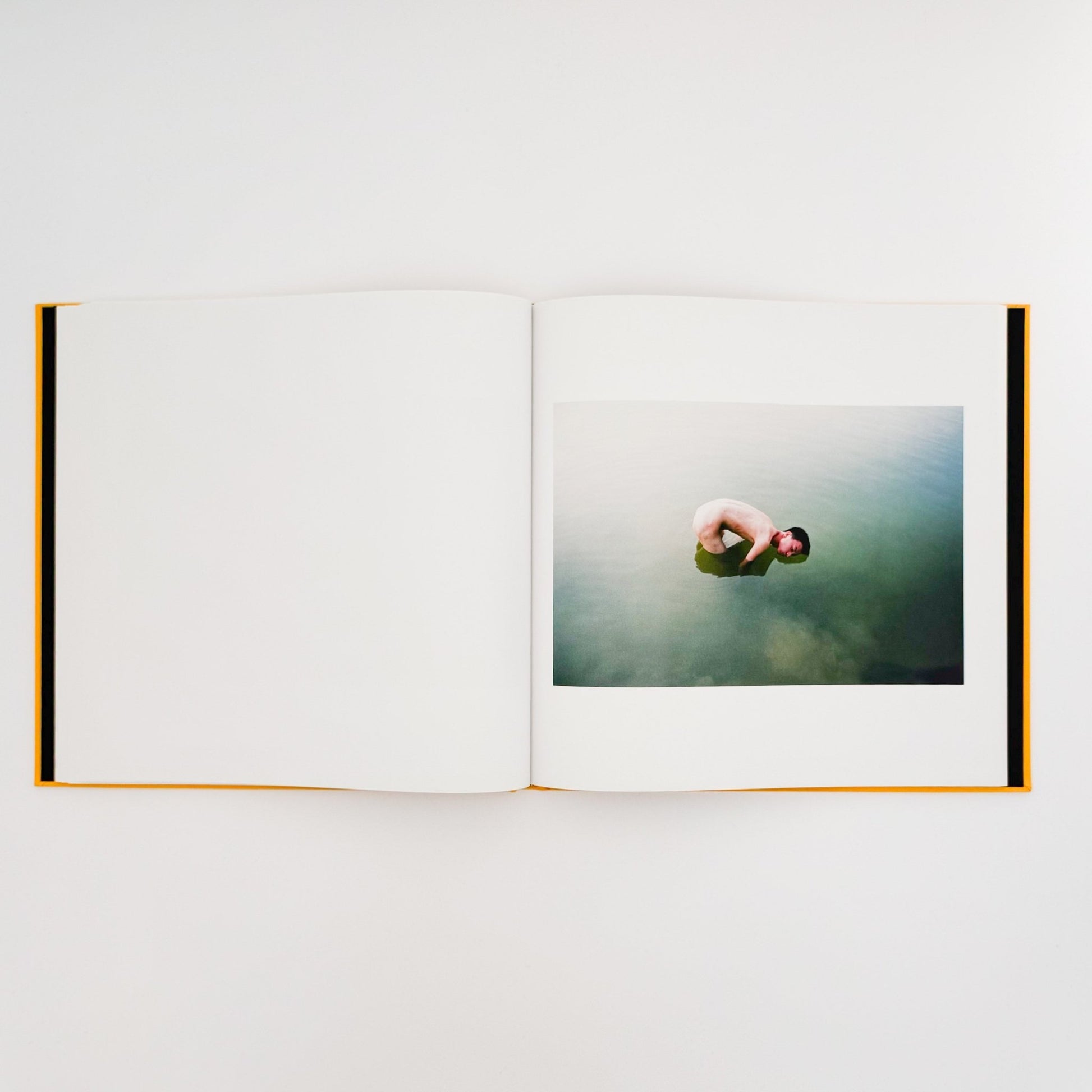 任航 : Ren Hang　Republic - Editions du LIC - 文福