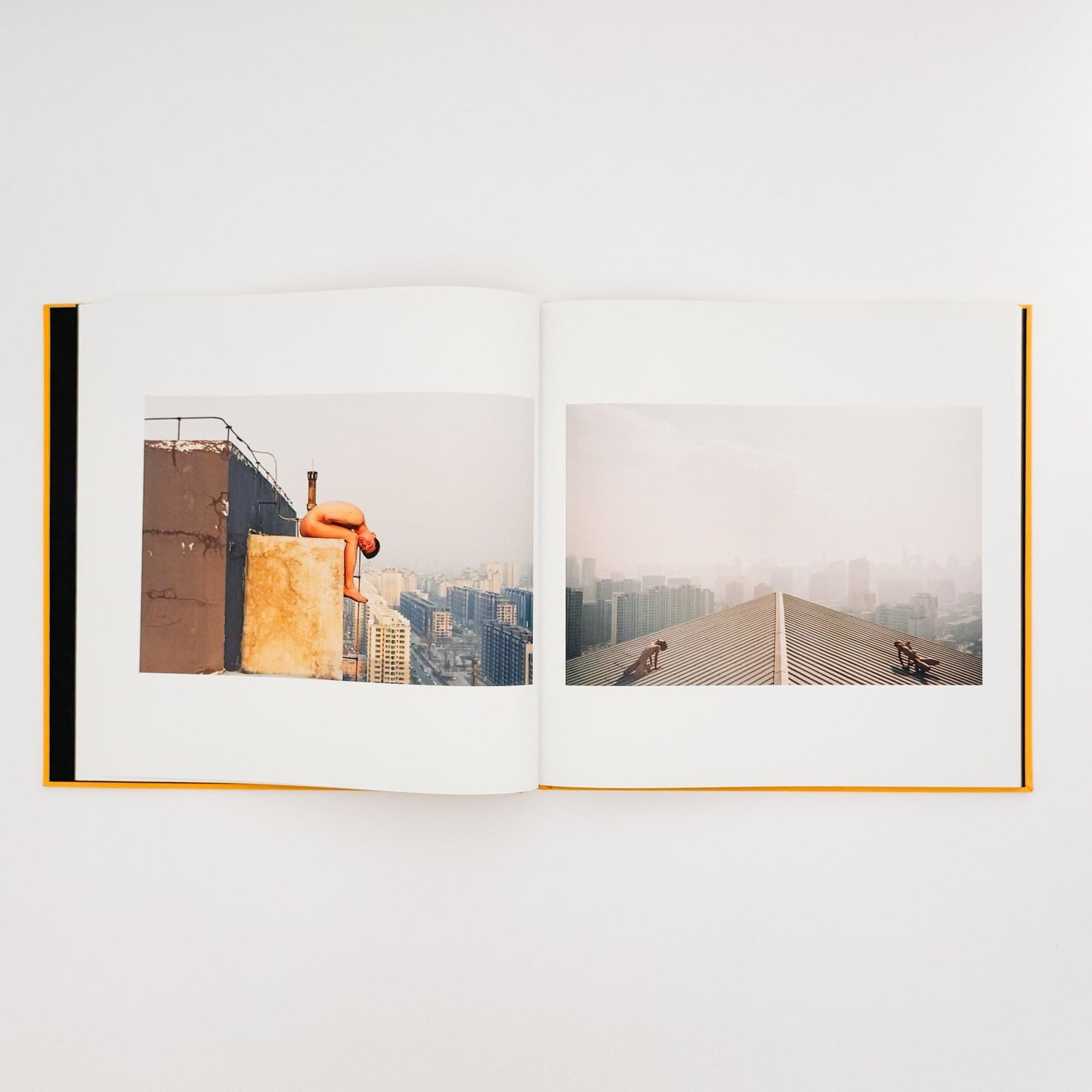 任航 : Ren Hang　Republic - Editions du LIC - 文福