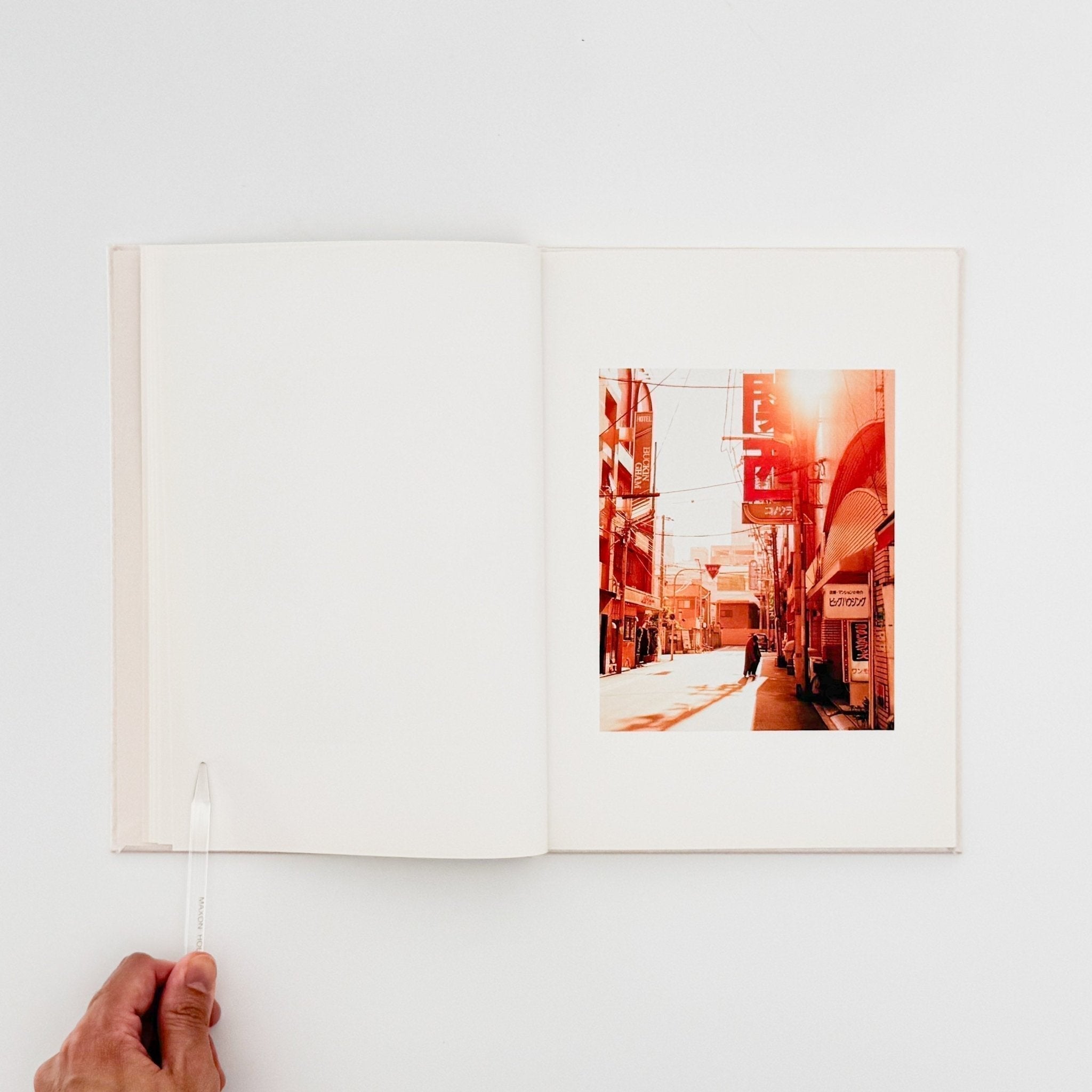 Kazugi Usui Photo Collection Showa 88 (Signed) – 文福