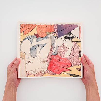 『春画展 SHUNGA』2015年に永青文庫で開催された展覧会の公式図録。肉筆画、版画、豆判、艶本と論考、絵師解説、作品目録を収録した623頁の展覧会カタログ。