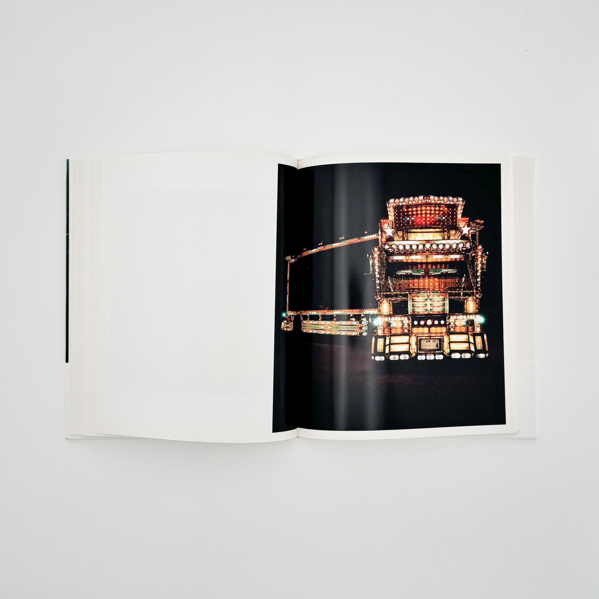 田附勝　DECOTORA リトルモア