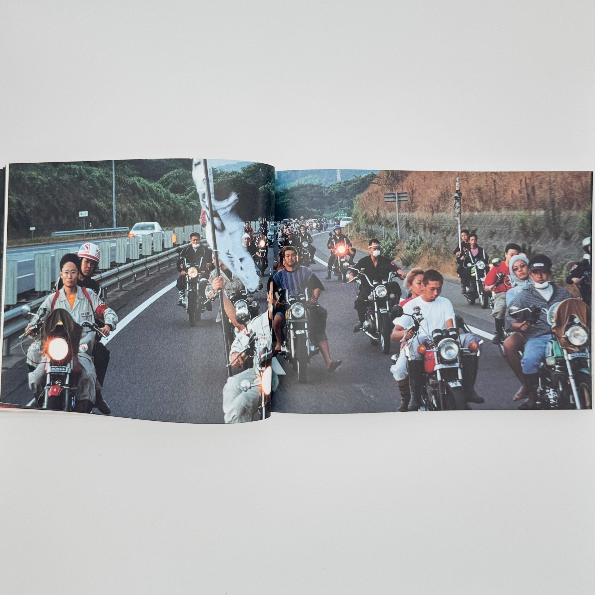吉永マサユキ写真集 族 / リトル・モア – 文福